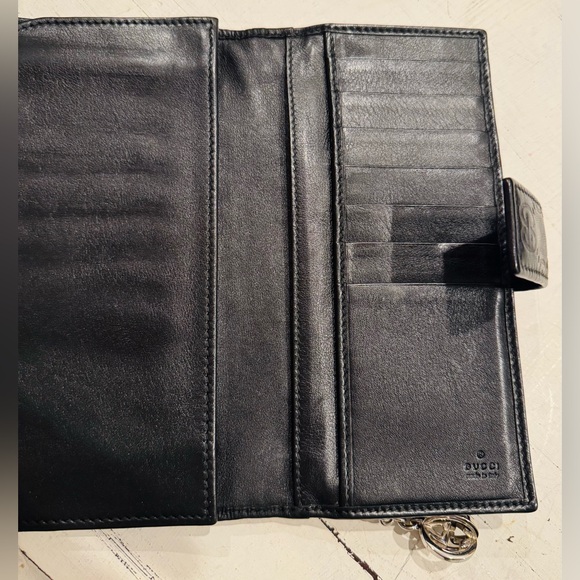 Gucci Black Embossed Wallet - Picture 4 of 10